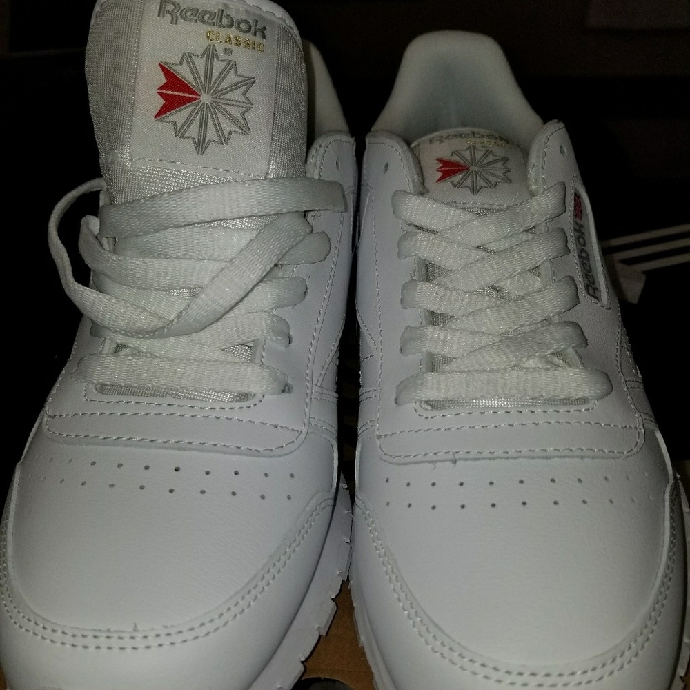 REEBOK LEATHER SNEAKERS